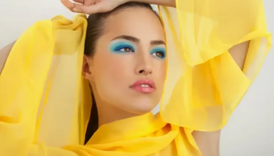 Джемпер под рубашку: как не добавить лишний объём