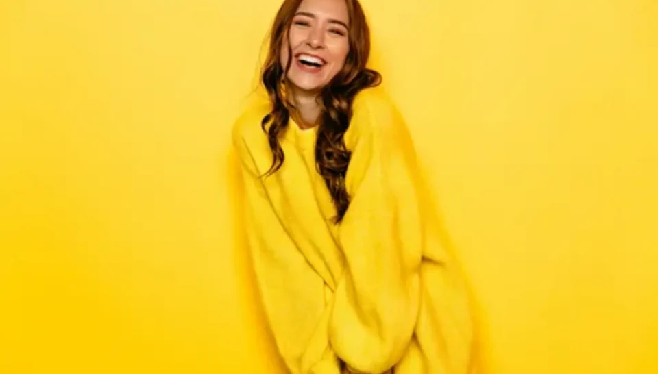 Как носить джемпер поверх платья