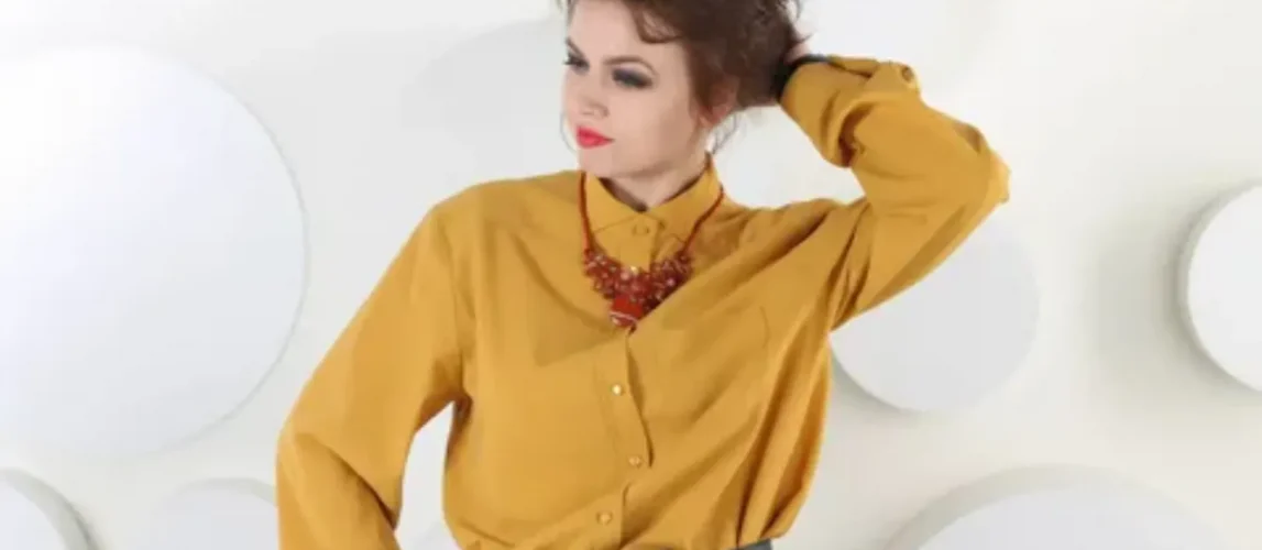 Рубашки небелые: голубой, кремовый, полоска — с чем носить